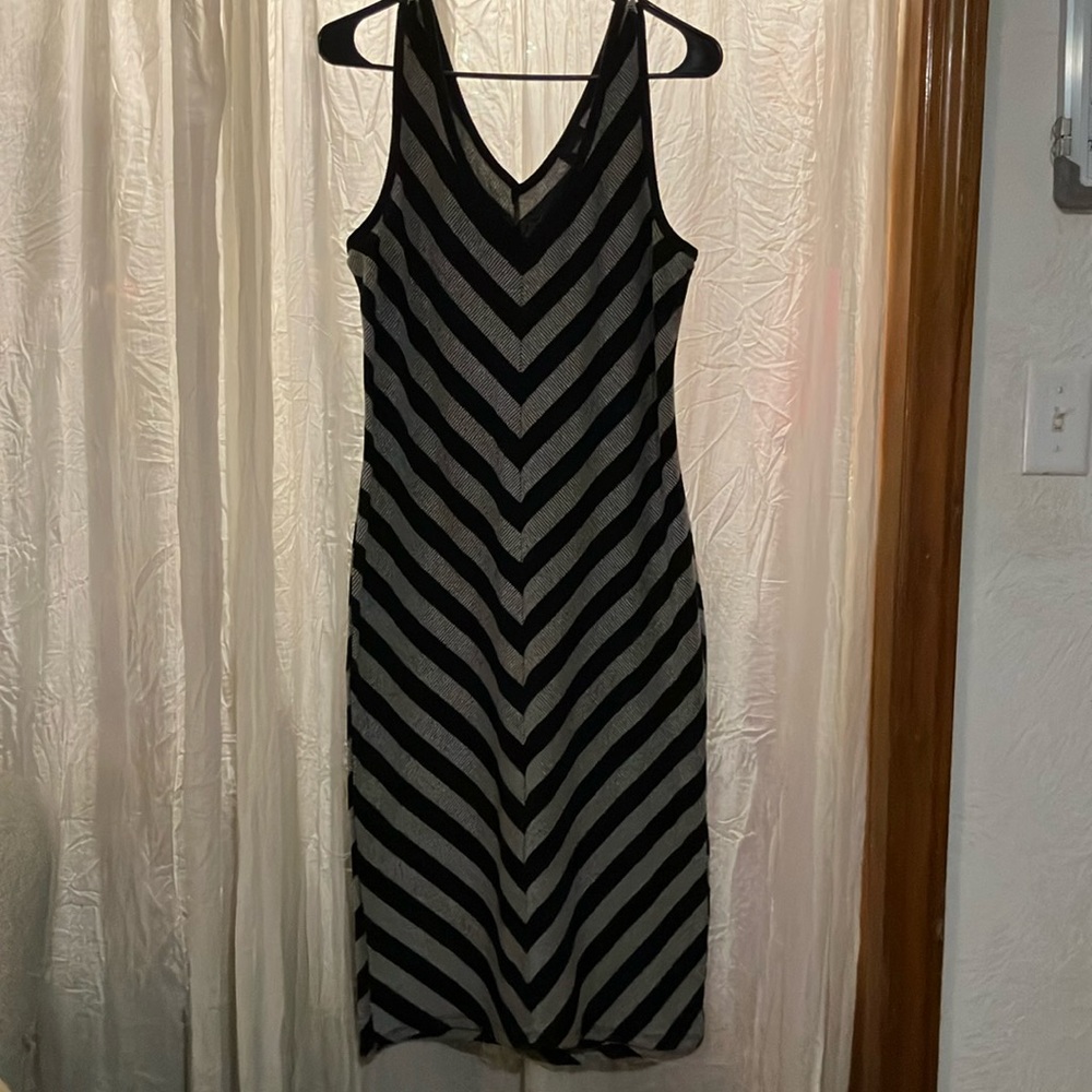 Black and Gray Sheath Midi Dress with V-Neck
